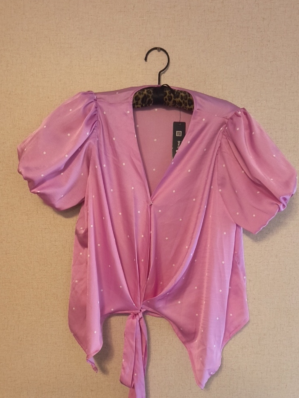 Women's 🩷 Pink Polka Dot Tie-Front Top